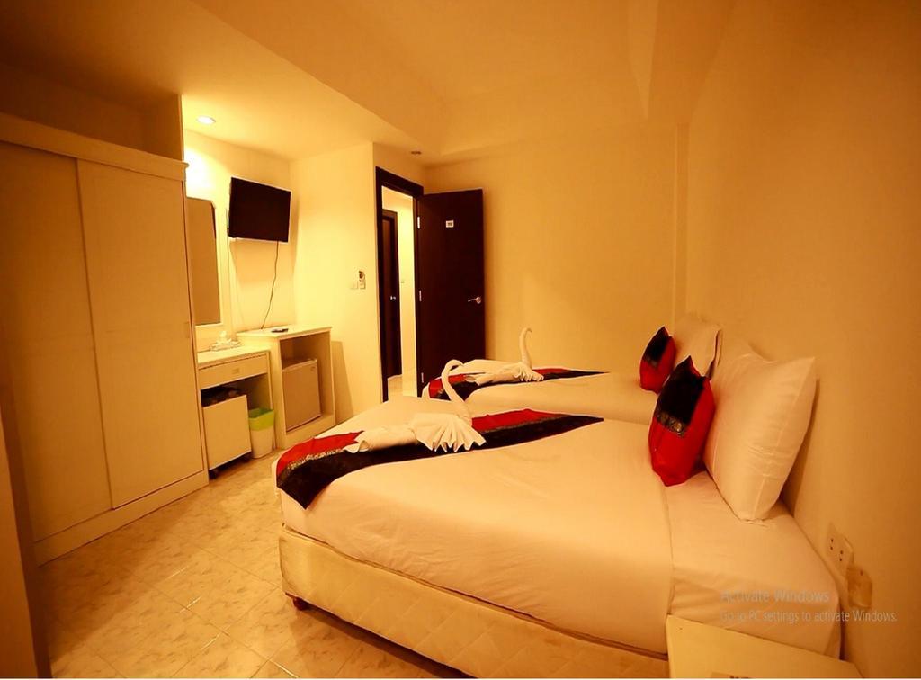 Rayaan Oriental Guest House & Restaurant Patong Buitenkant foto