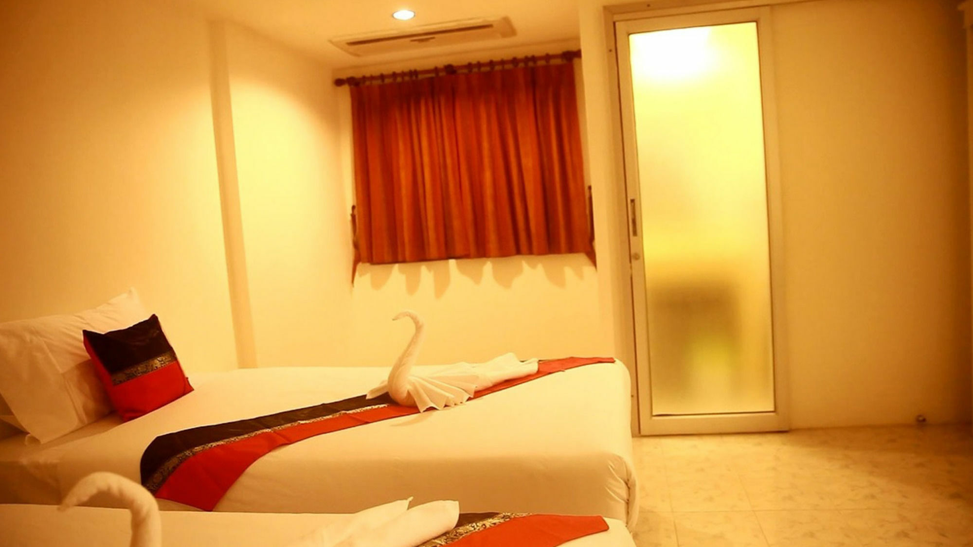 Rayaan Oriental Guest House & Restaurant Patong Buitenkant foto